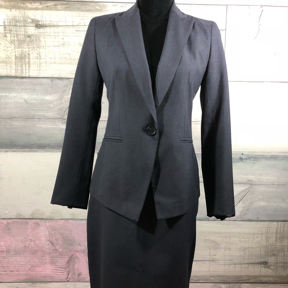 Ann Taylor Skirt Suit navy wool blend size 0 and 2